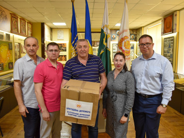 Подяка через дію: випускники ПДМУ передали турнікети військовим / Gratitude Through Action: PSMU Graduates Donated Tourniquets to the Military