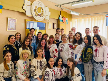 День вишиванки: студенти слухали про історію. свята / Vyshyvanka Day: Students Learn About the History of the Tradition