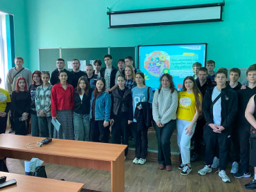 Місяць обізнаності про ментальне здоров’я: першокурсниці ПДМУ прочитали лекцію / Mental Health Awareness Month: First-Year PSMU Students Deliver a Lecture