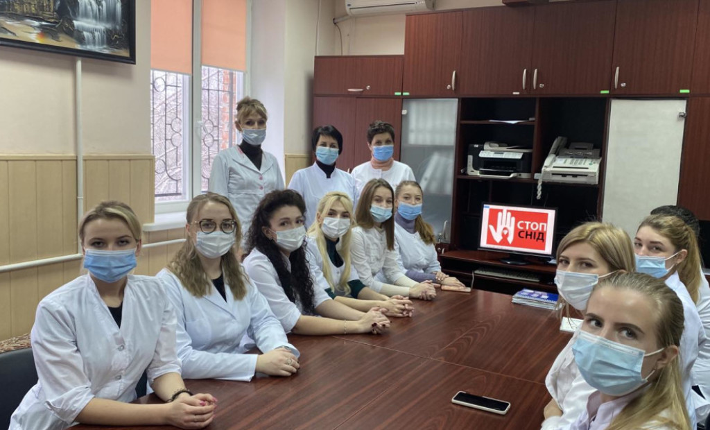 Обговорення присвячене Всесвітньому дню боротьби зі СНІДом