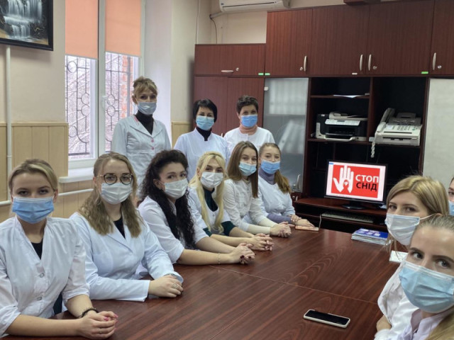 Обговорення присвячене Всесвітньому дню боротьби зі СНІДом