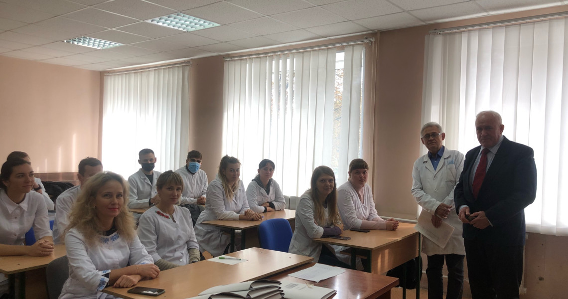 Історія розвитку профілактичної медицини: зустріч викладачів та студентів з досвідченим лікарем-епідеміологом
