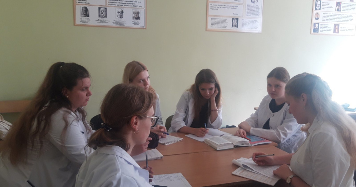 Вивчаємо історію України / We are delving into the history of Ukraine!