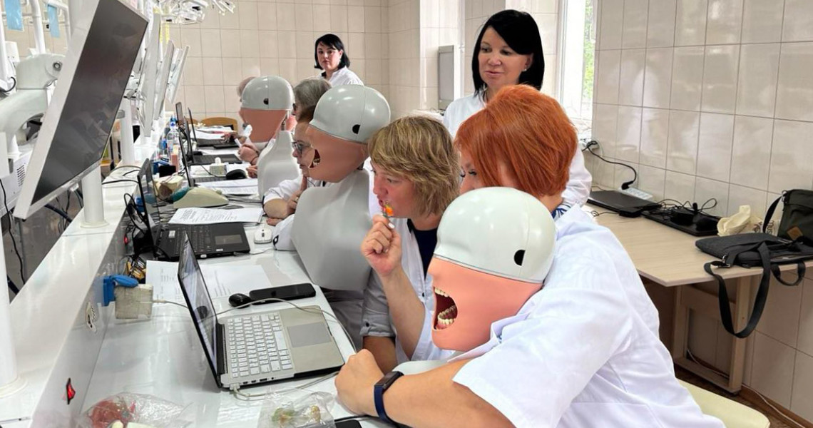 Майбутні лікарі-стоматологи міжнародного факультету підтвердили якість підготовки на ОСП(К)І