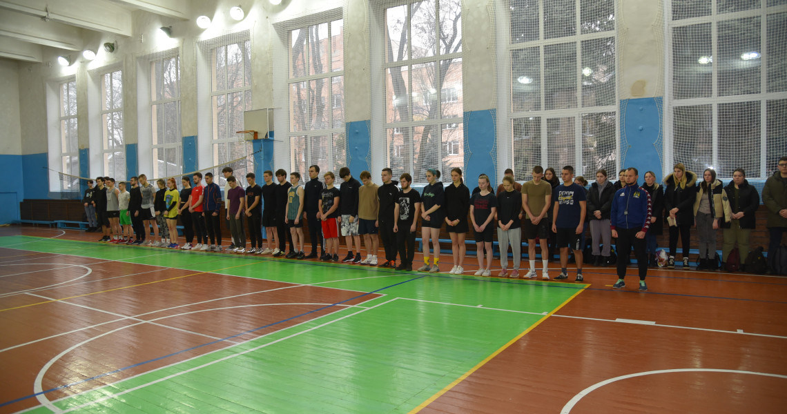 Традиційні спортивно-розважальні змагання "Спорт єднає всіх": молодь ПДМУ потужну спортивну підготовку