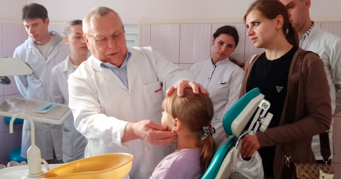 Консультації надають щотижня науковці ПДМУ / Weekly Consultations Provided by PSMU Experts