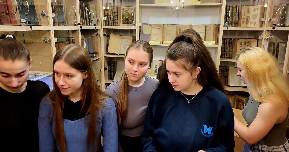 Студенти ПДМУ у музеї раритетної книги: незабутні враження від дотику до мудрості наукової спадщини