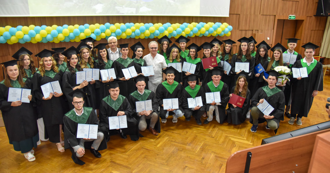 Випуск надії 2025: ПДМУ вручив дипломи майбутнім лікарям / Graduation of Hope 2025: PSMU Presented Diplomas to Future Doctors