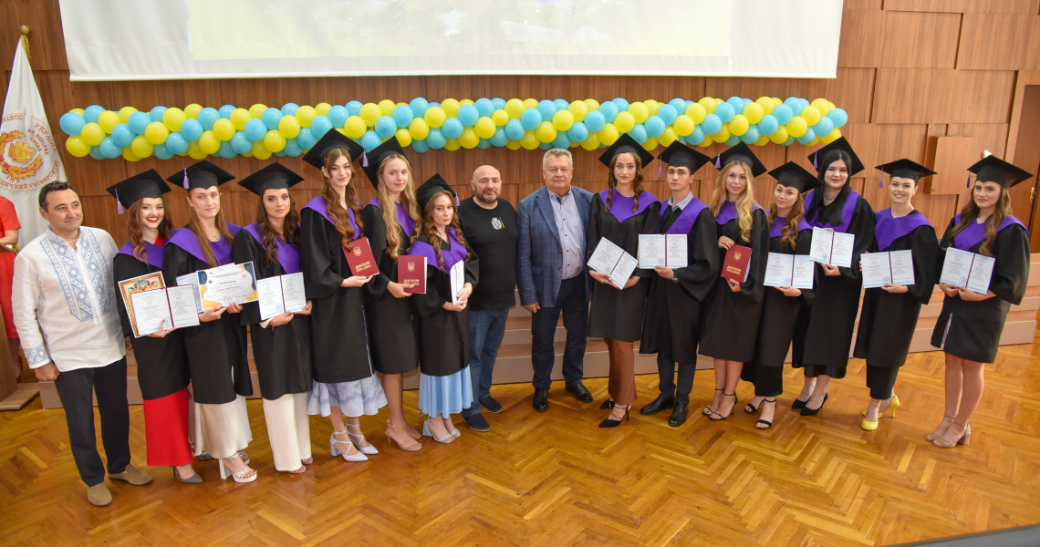 Випуск надії 2025: ПДМУ вручив дипломи майбутнім лікарям / Graduation of Hope 2025: PSMU Presented Diplomas to Future Doctors