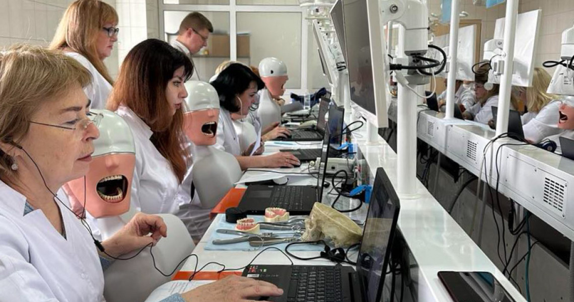 Майбутні лікарі-стоматологи міжнародного факультету підтвердили якість підготовки на ОСП(К)І