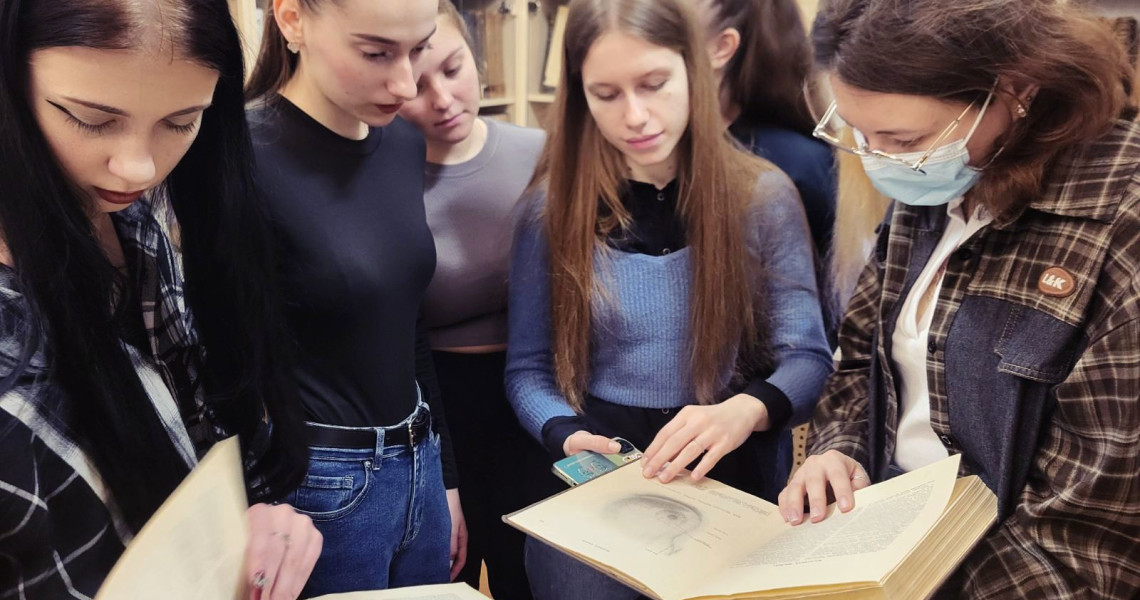 Студенти ПДМУ у музеї раритетної книги: незабутні враження від дотику до мудрості наукової спадщини
