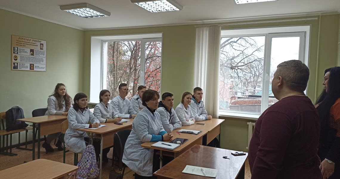 Зустріч з практикуючим фахівцем у галузі права: подробиці тут / Meeting with a Practicing Legal Specialist: Details Here