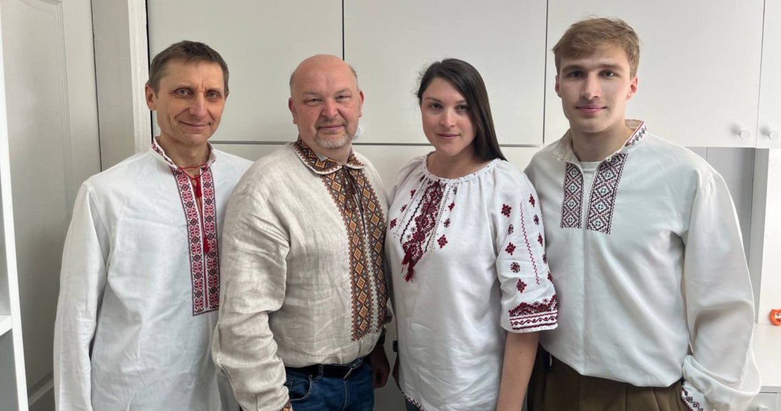 Вишиванки одягли викладачІ й студенти ПДМУ / Lecturers and Students of PSMU Dressed in Vyshyvankas