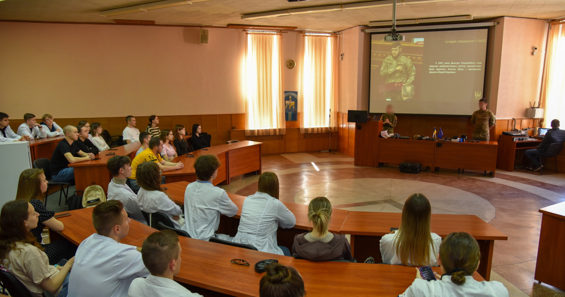 Бійці 1 ОШБ ім. Дмитра Коцюбайла зустрілись зі студентами ПДМУ / Servicemen of the 1st Separate Mechanized Battalion named after Dmytro Kotsiubailo met with PSMU students
