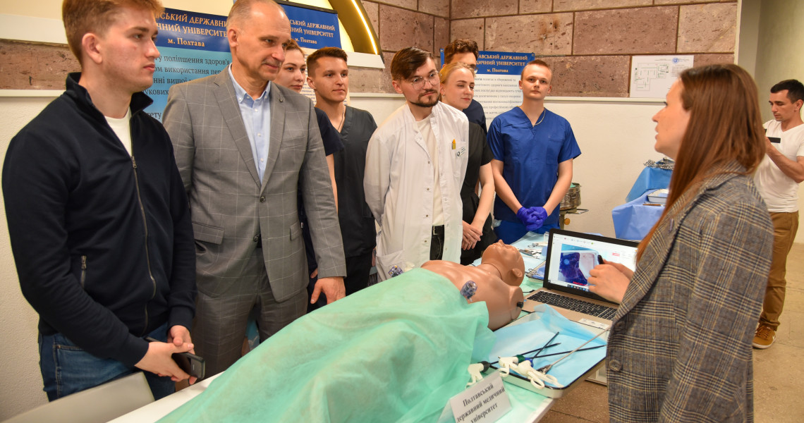 ПДМУ на відкритті першого Кар’єрного центру в Полтаві: медицина майбутнього — у руках студентів