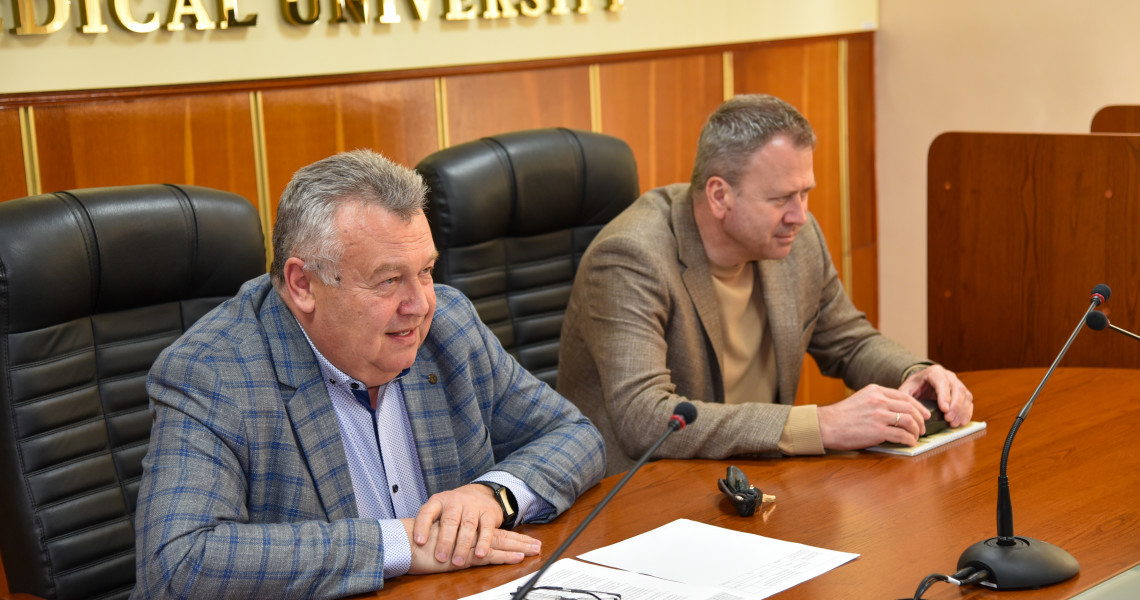 Студенти запитували – ректор відповідав на черговій зустрічі зі студентським активом / "Students Asked – the Rector Answered" during another meeting with the Student Body at PSMU
