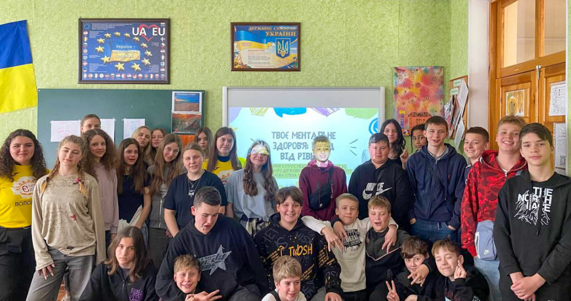 У рамках Місяця обізнаності студентки ПДМУ провели лекцію для школярів: дбай про себе — дбай про інших