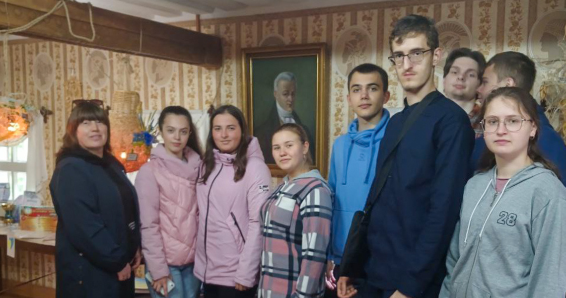 У Міжнародний день музеїв гуртом до садиби Івана Котляревського / On International Museum Day – A Group Visit to Ivan Kotliarevsky’s Estate