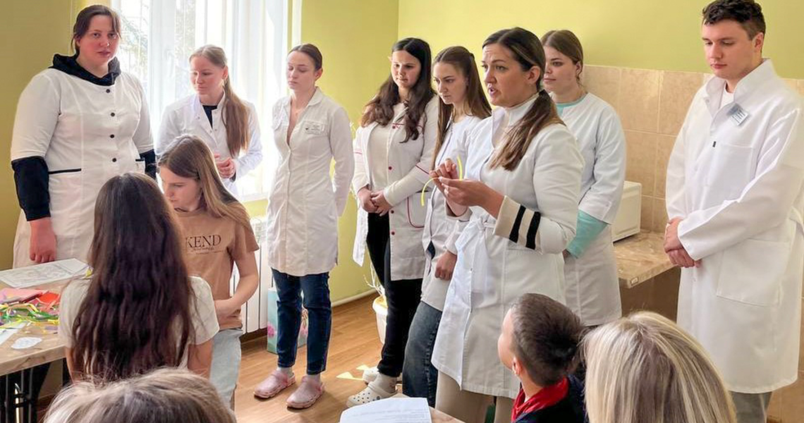 Святкове диво у педіатричному відділенні: розквітло «Писанкове дерево» / Easter Magic in the Pediatric Ward: “Easter Egg Tree” blooms with joy