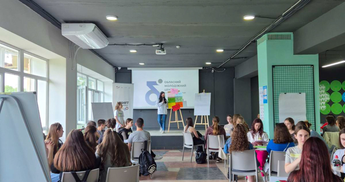 Навчаємось проєктному менеджменту / Learning Project Management