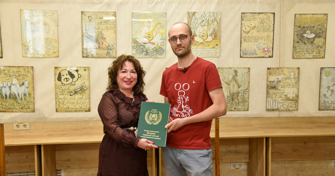 У бібліотеці ПДМУ презентували книгу «Непідробна сила» випускника університету Артема Нестеренка