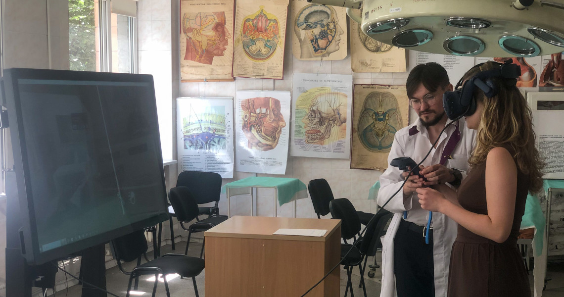 Від Парижа до Полтави: французька студентка прагне стажуватися в ПДМУ та долучатися до відбудови України