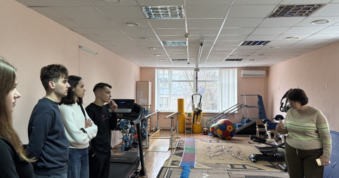 Викладачі ПДМУ зі студентами побували у центрі комплексної реабілітації для осіб з інвалідністю: про враження читайте далі