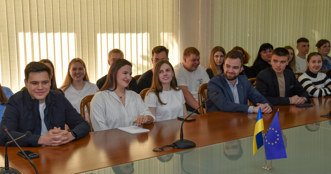 Студенти запитували – ректор відповідав на черговій зустрічі зі студентським активом / "Students Asked – the Rector Answered" during another meeting with the Student Body at PSMU