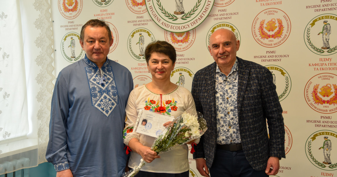 Урочисте отримання сертифікатів спеціалістів з «Загальної гігієни» та «Лабораторних досліджень / Ceremonial Awarding of Specialist Certificates in “General Hygiene” and “Laboratory Research”