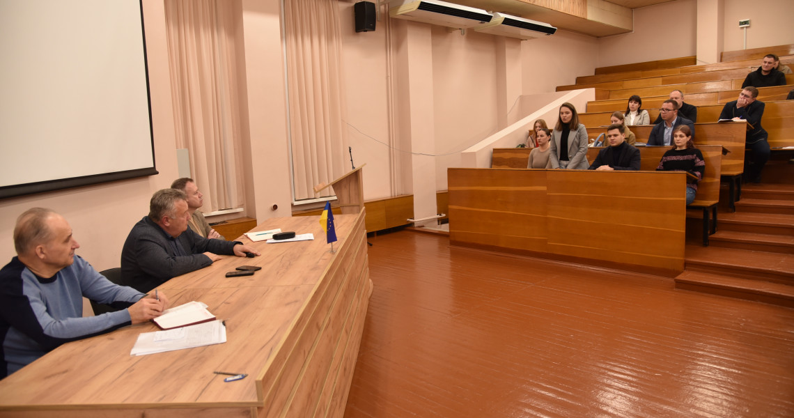 Діалог з ректором: на традиційній щорічній зустрічі першокурсники отримували відповіді на актуальні запитання