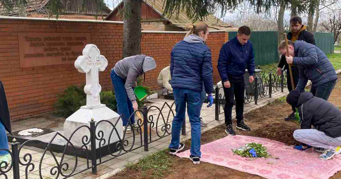 Викладачі кафедри хірургії № 2 ПДМУ  разом зі студентами побували на могилі М.В. Скліфосовського