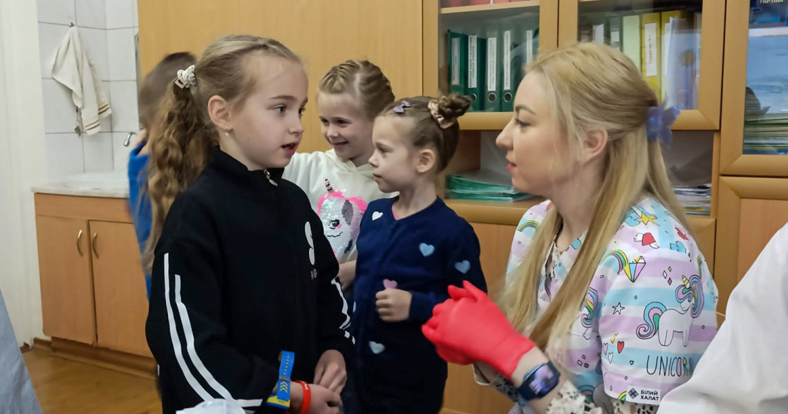Здорові зубки — щасливі усмішки: зустрічі студентів ПДМУ з малечею / Healthy Teeth – Happy Smiles: PSMU Students Meet the Little Ones