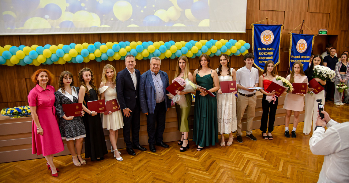 Урочистий випуск здобувачів освіти ННМІ та Фахового медико-фармацевтичного коледжу ПДМУ