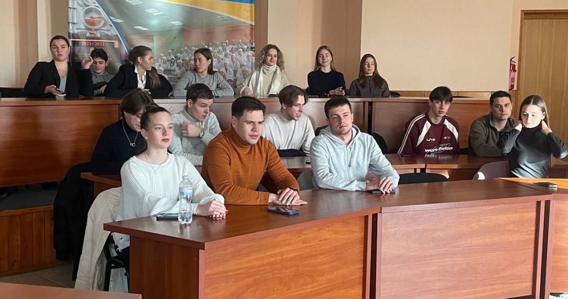 Виробничі збори здобувачів вищої освіти четвертого курсу медичного факультету № 1 : що було на порядку денному