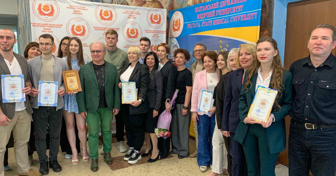 Диплом переможниці на Всеукраїнській конференції отримала лікарка-інтерн з ПДМУ / PSMU Intern Doctor Wins Award at National Conference
