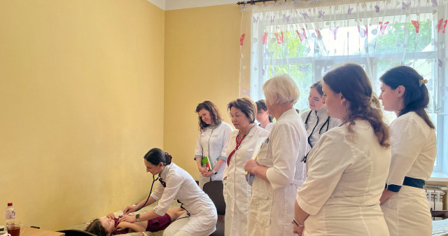 На Державній атестації лікарі-інтерни з фаху «Педіатрія» успішно продемонстрували свої професійні здібності
