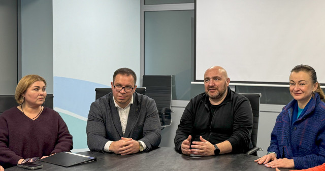 Студенти ПДМУ дружать зі спортом: плаваємо на майстер-класі у басейні! / PSMU students stay active: swimming masterclass!