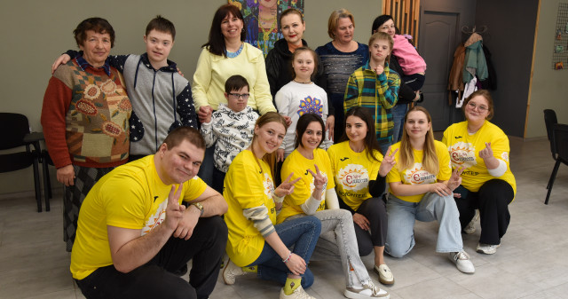 «Світло сонячних сердець»: волонтери ПДМУ організували теплу зустріч для дітей із синдромом Дауна