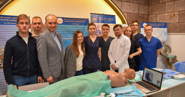 ПДМУ на відкритті першого Кар’єрного центру в Полтаві: медицина майбутнього — у руках студентів