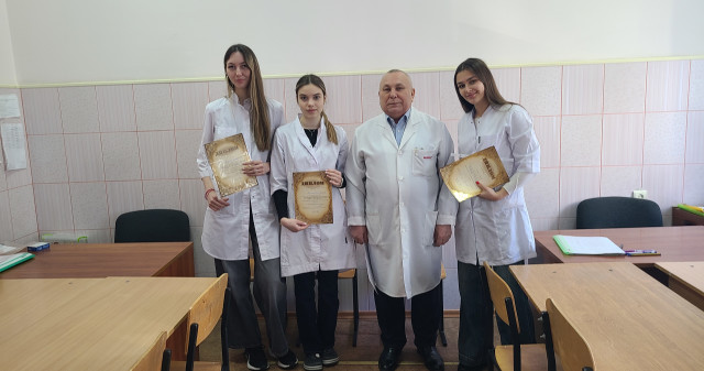 Майбутні дитячі стоматологи змагалися за звання кращого хірурга! / Future pediatric dentists competed for the title of the best surgeon!