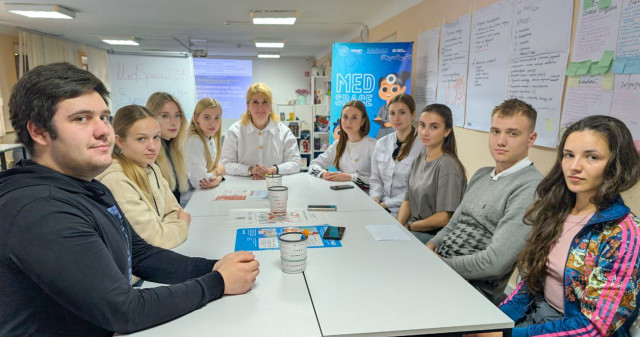 Наповнимо музикою серця: на кафедрі ортодонтії відбувся креативний захід / Filling Hearts with Music: A Creative Event at the Department of Orthodontics