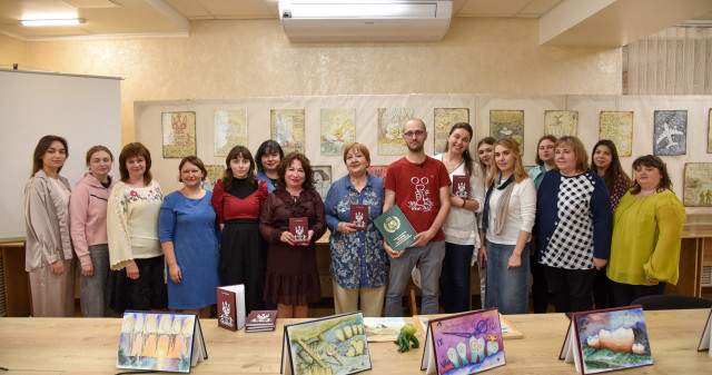 У бібліотеці ПДМУ презентували книгу «Непідробна сила» випускника університету Артема Нестеренка