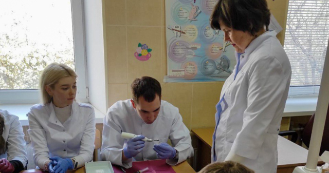 Відбулося засідання студентського наукового гуртка майбутніх лікарів-стоматологів / Student Scientific Club Meeting for Future Dentists