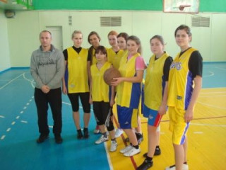 Секція спортивного удосконалення з баскетболу
