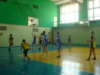 Секція спортивного удосконалення з баскетболу